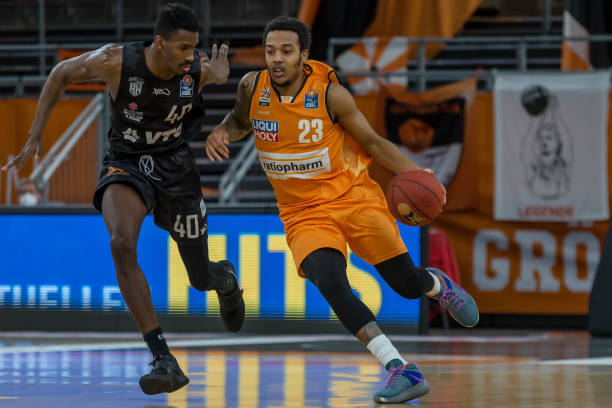 青岛的防线 青岛的防线